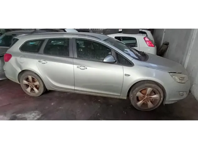 OPEL ASTRA SW 2011