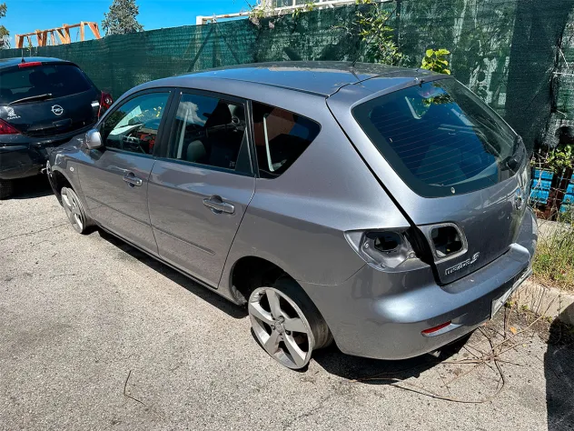 MAZDA 3 1.6 BENZINA 77 KW 2004