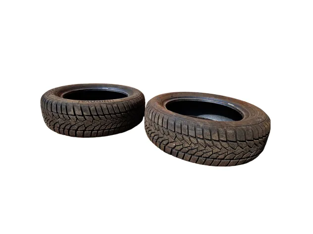 PAIR OF USED ALL SEASON TYRES UNIROYALE 1856015 88T DOT2922