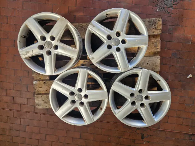 SET 4 CERCHI IN LEGA ORIGINALI 17" AUDI A4 7,5J